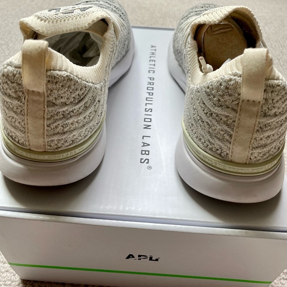 APL: Athletic Propulsion Labs Techloom Wave Sneakers - Picture 6 of 10